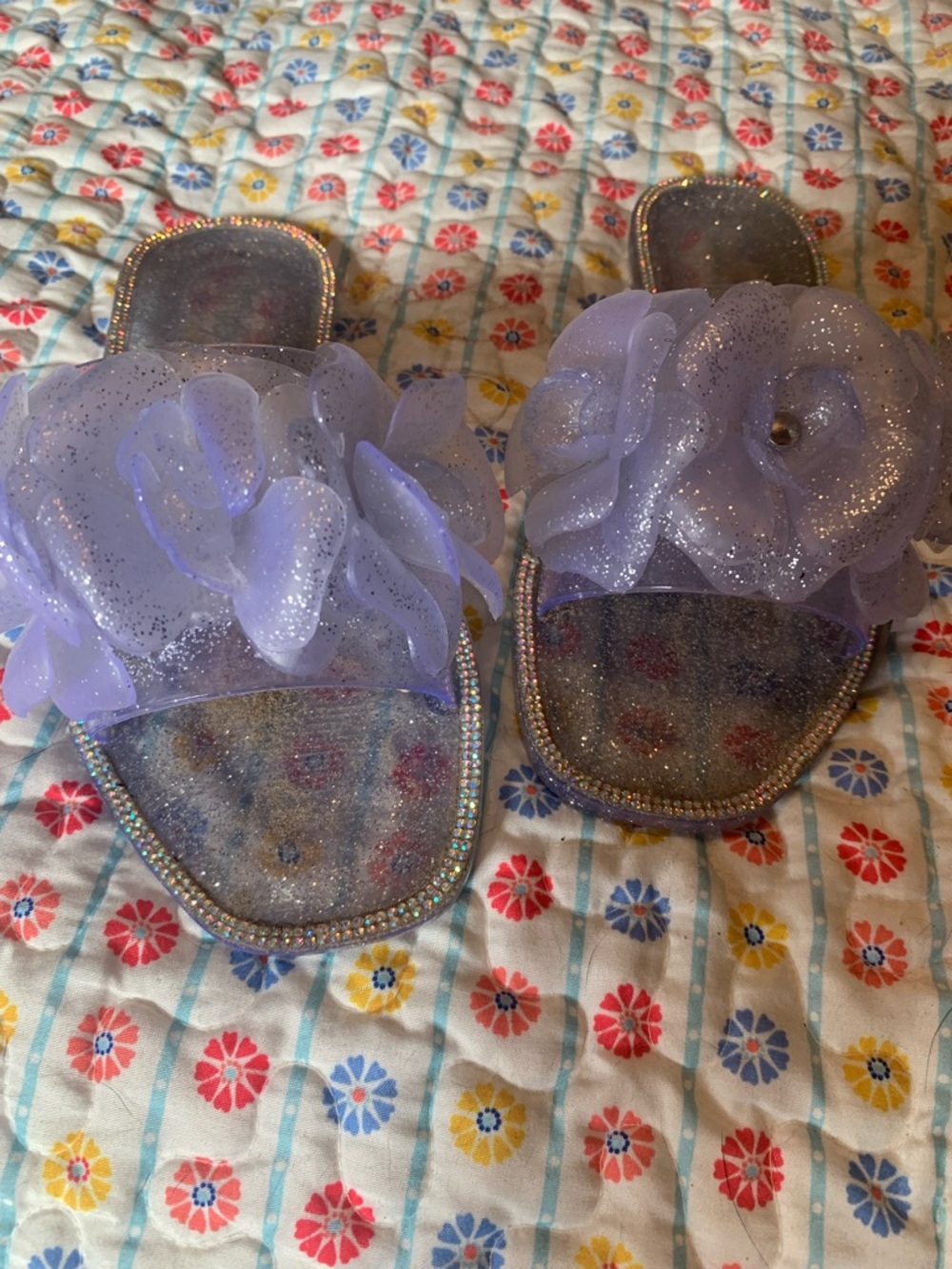 Clear Glitter Ruffle Slide Sandals Rouge - Picture 2 of 5